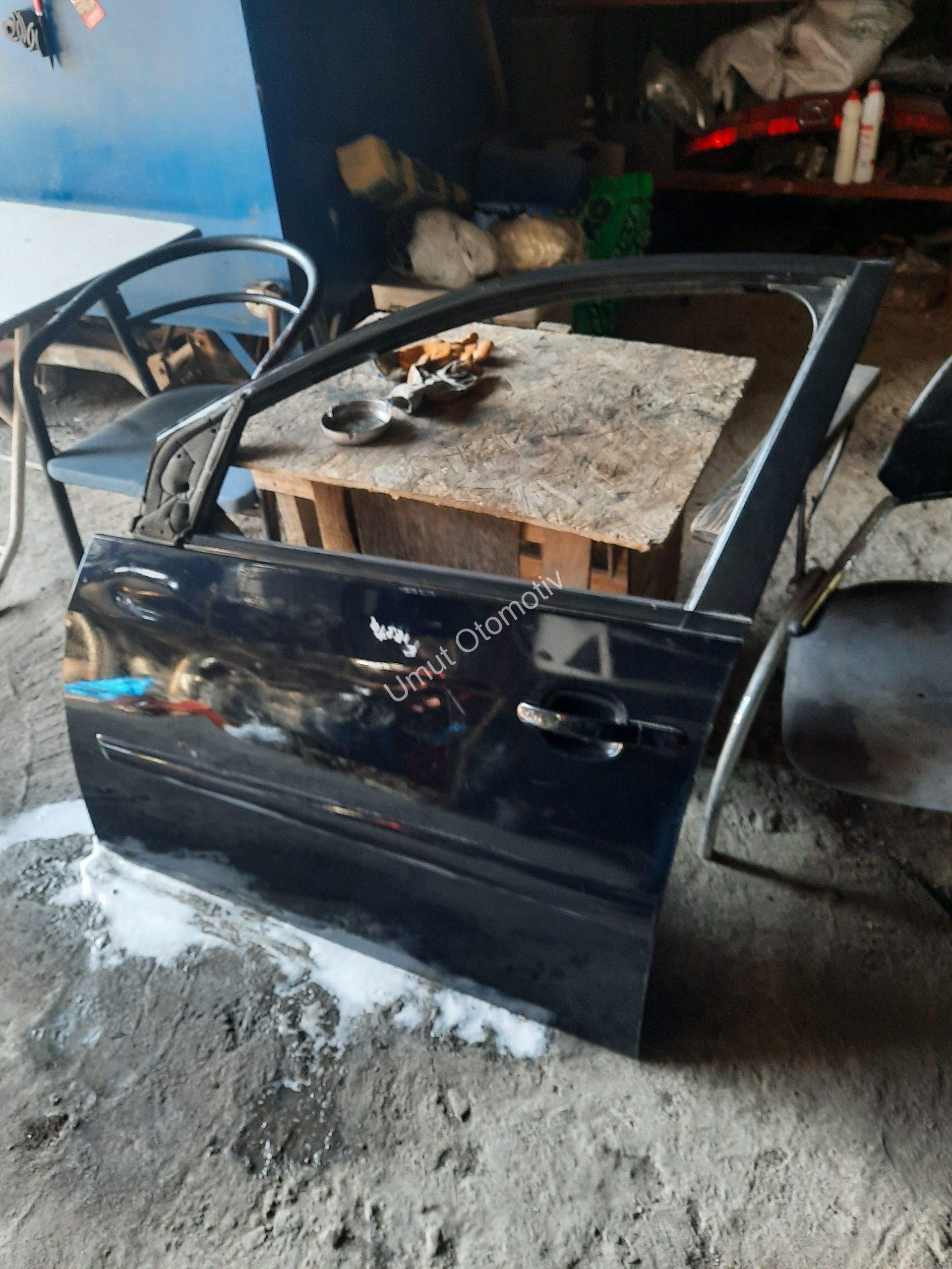 Ford Fiesta 2003-2008 Sol Ön Kapı
