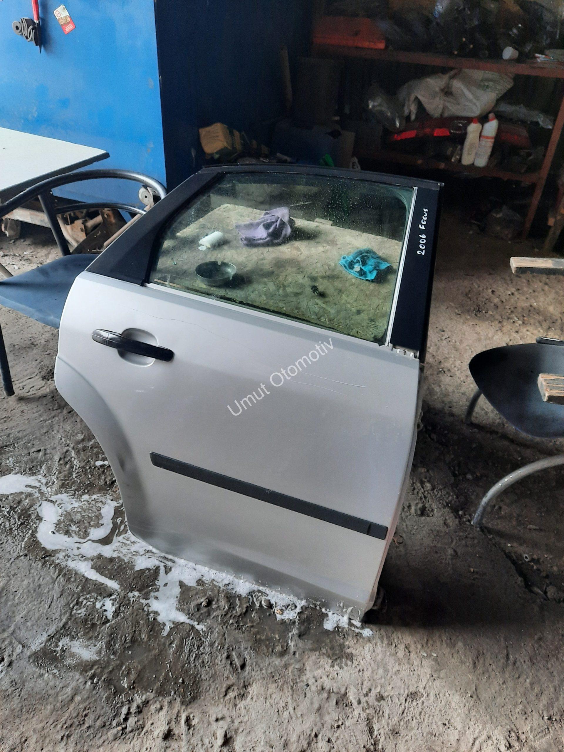 Ford Focus 2005-2008 Sağ Arka Kapı Ford Focus 2005-2008 Sağ Arka Kapı