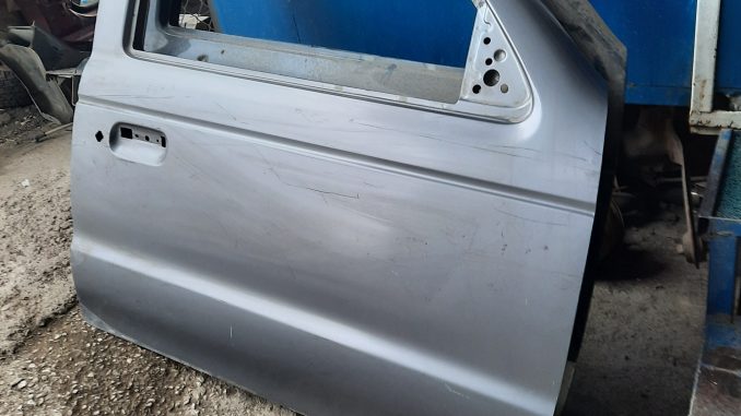 Ford Ranger 2000-2008 Sağ Ön Kapı Ford Ranger 2000-2008 Sağ Ön Kapı
