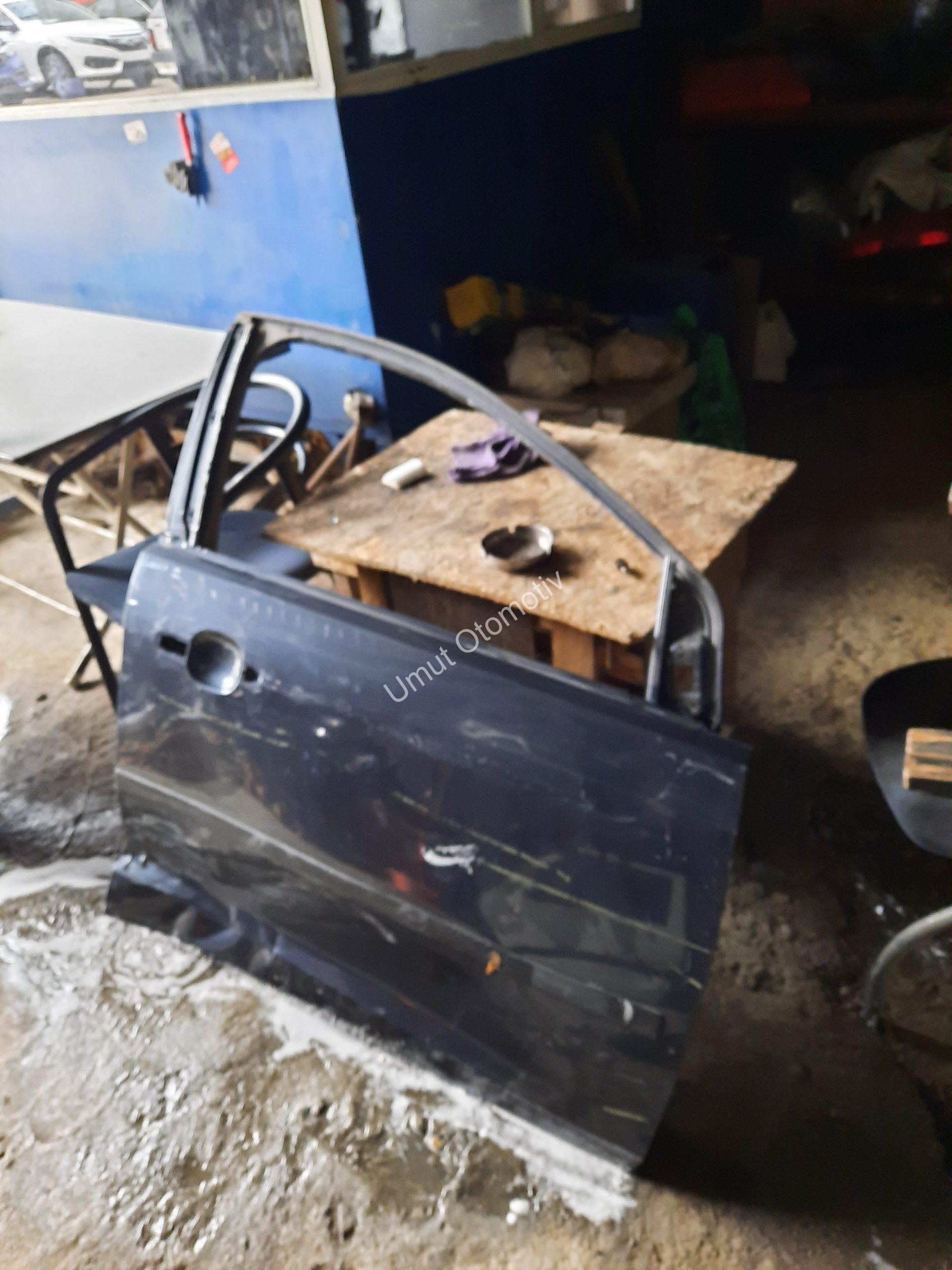 Ford Fiesta 2002-2008 Sağ Ön Kapı Çıkma Ford Fiesta 2002-2008 Sağ Ön Kapı Çıkma