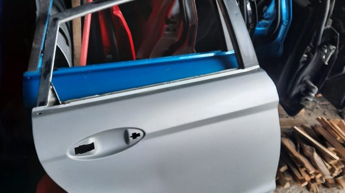 Ford Fiesta 2009-2018 Sol Arka Kapı