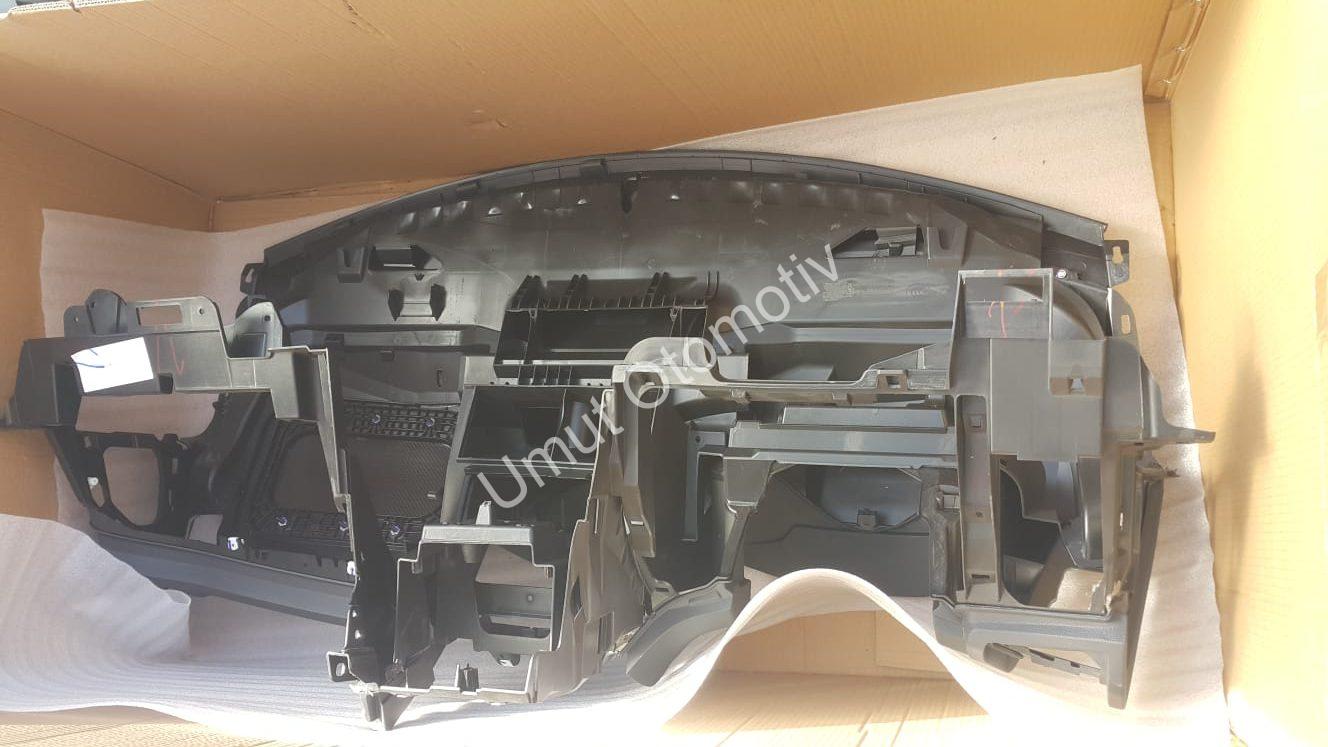 Ford Focus 2012 - 2018 3 - 3.5 Orjinal Sıfır Gögüs Torpido